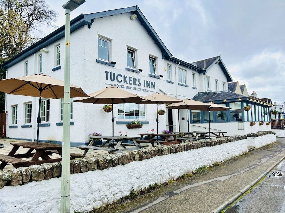 Tuckers Inn 1
