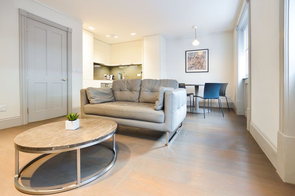 Soho Luxury 1 Bedroom Apartment 1