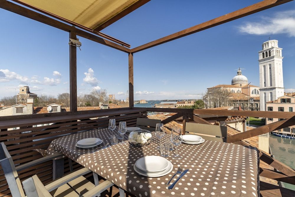 Sea to Sky Apartments by Wonderful Italy 1