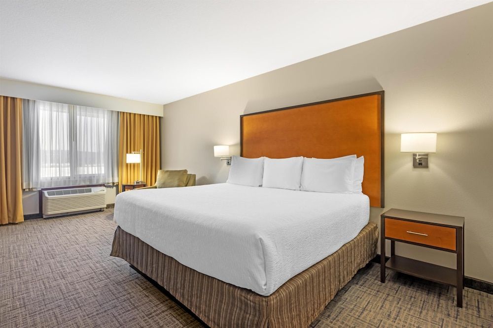 Best Western Cascade Inn & Suites 1