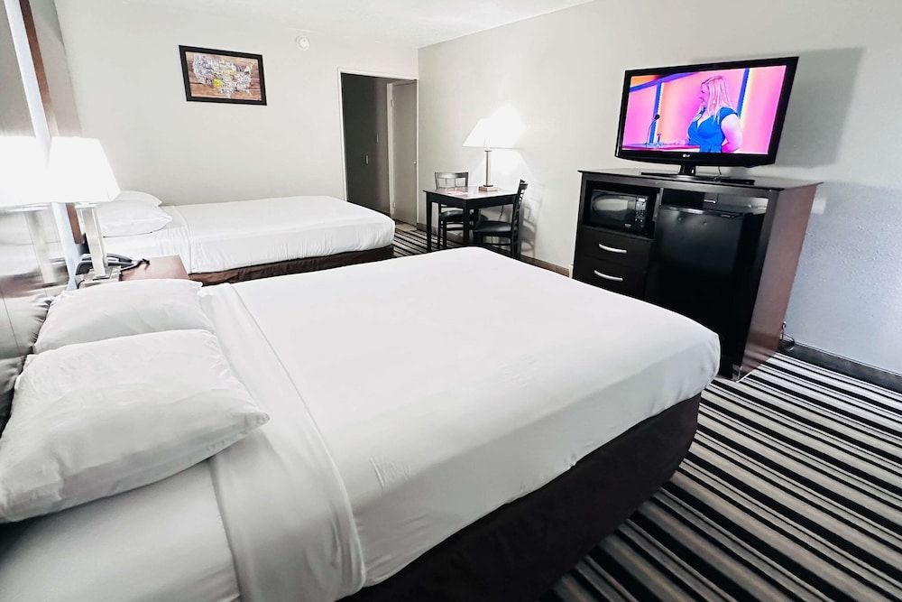 Econo Lodge Ardmore 1