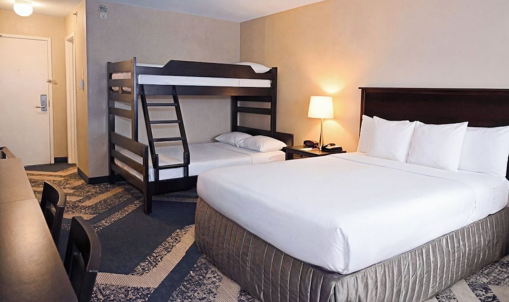 Skyline Hotel & Waterpark 1