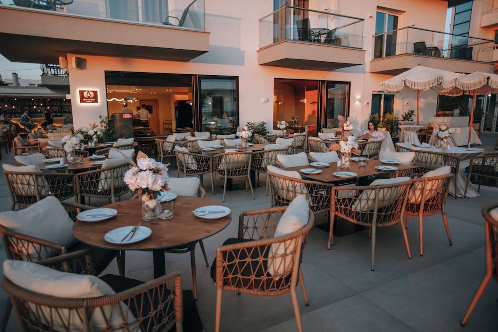 Avenue Hotel 1