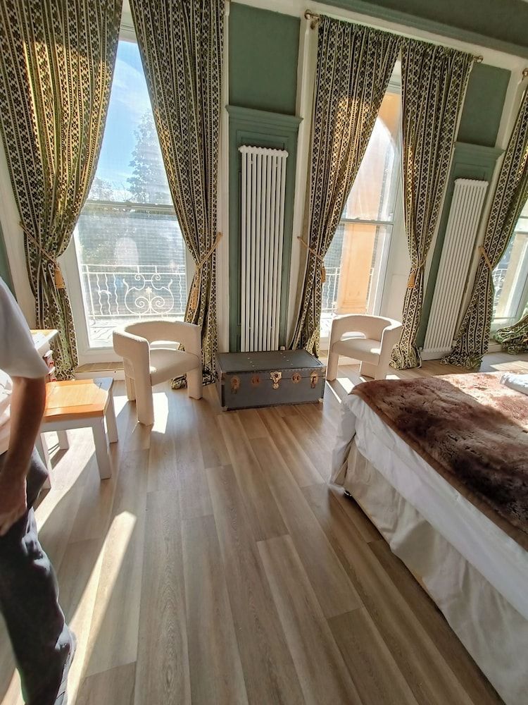 Rooms on The Prom 1