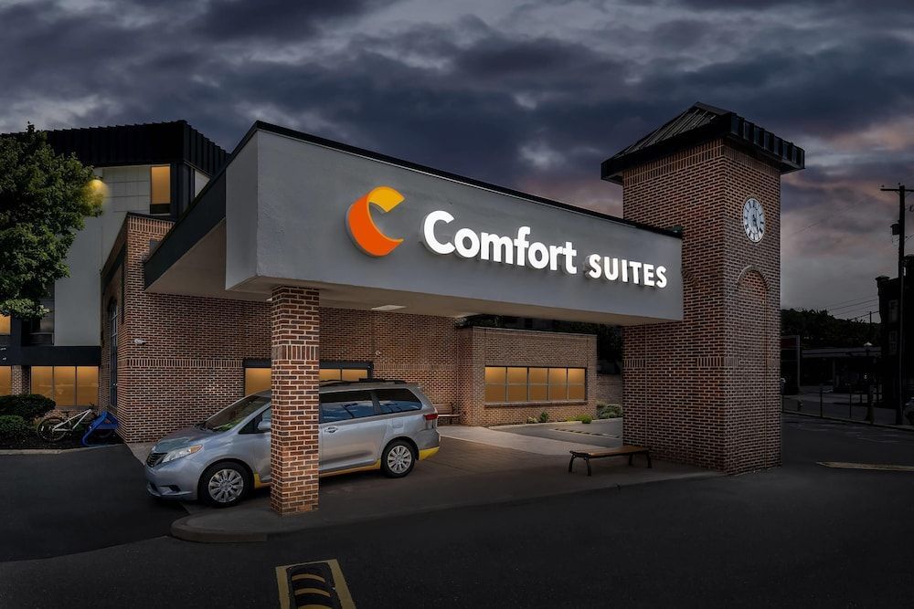 Comfort Suites Bethlehem Near Lehigh University and LVI Airport 1