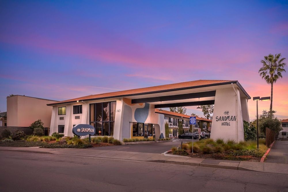 The Sandman Santa Rosa Sonoma, an Ascend Collection Hotel 1