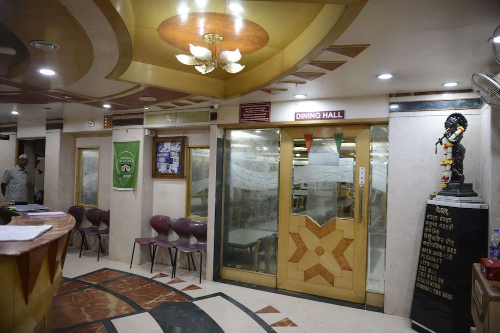Hotel Shreyas 2