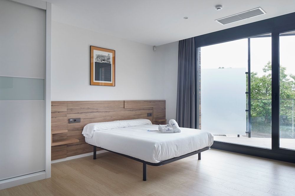 Mantulene Apartments - Basque Stay 2