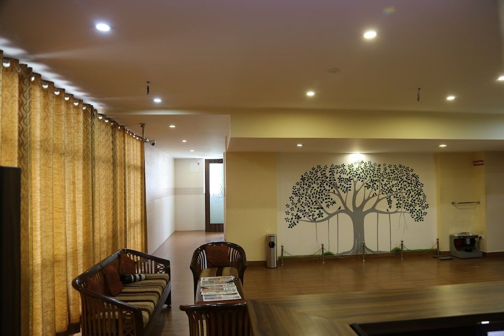 HOTEL GREEN TREES 1