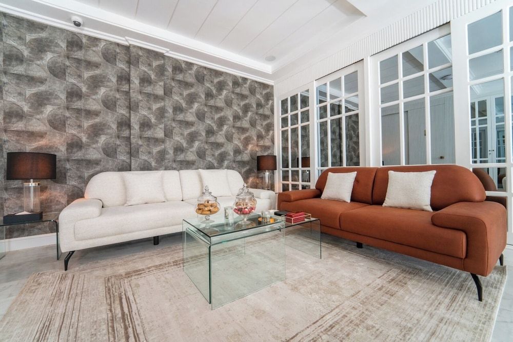 Petit Palace Suites Hotel 2