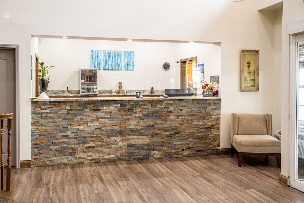 BlissPoint Inn & Suites Marion 1