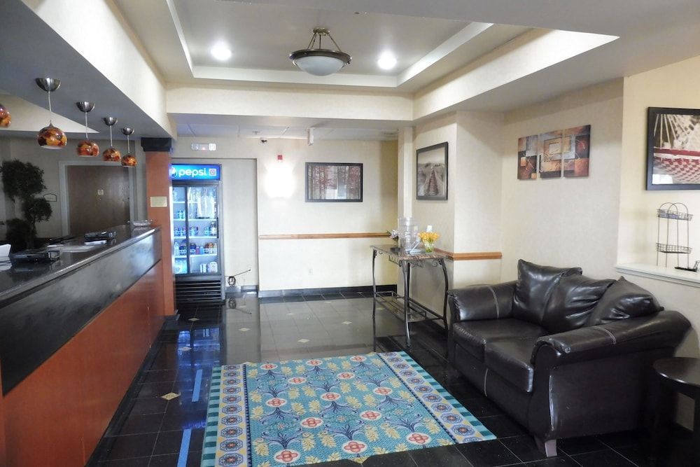 Red Roof Inn & Suites Galloway 2