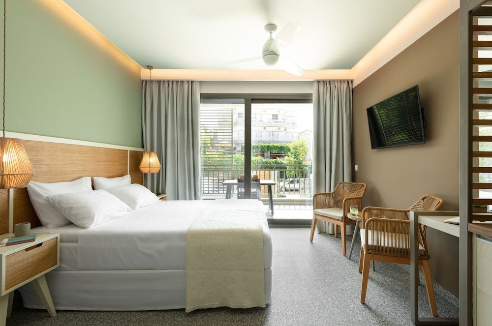 Eco Green Residences & Suites 1