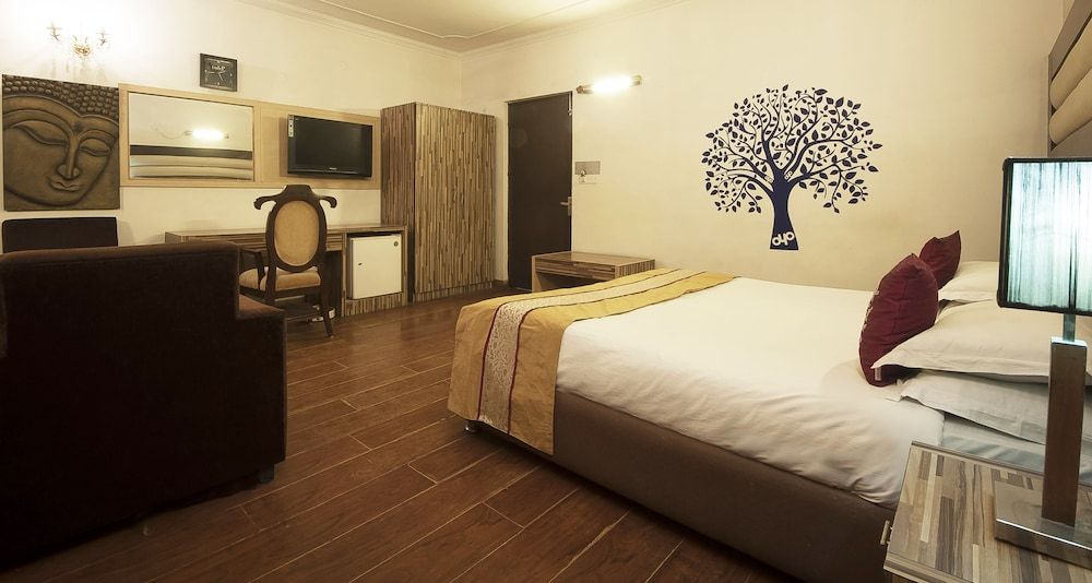 Golden Leaf Hotel 1