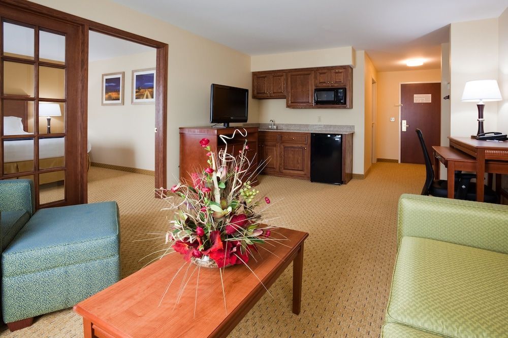 Holiday Inn Express SHEBOYGAN-KOHLER (I-43) by IHG 2