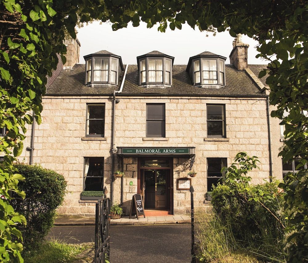 Balmoral Arms 1