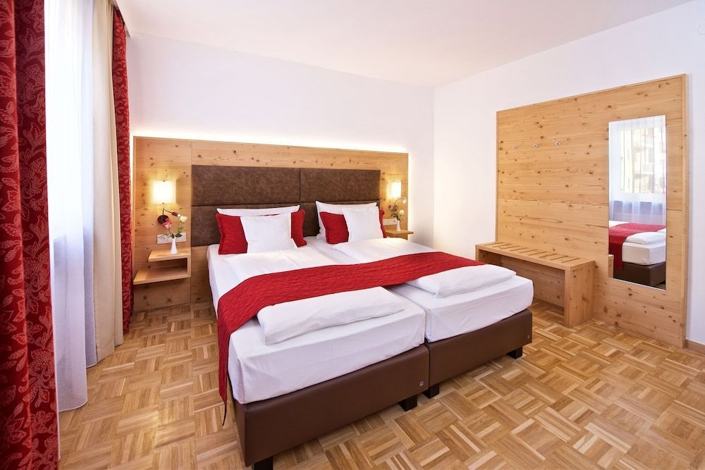 Park Hotel Laim Serviced Apartments 1