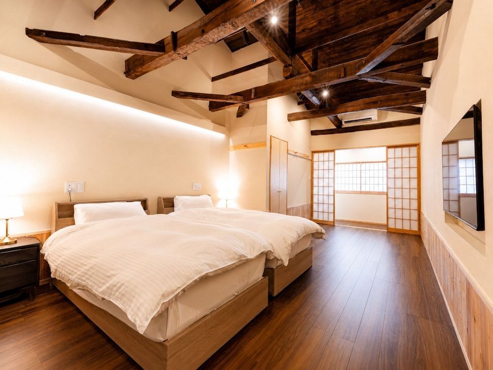 Nara-Ryokan Villa West 1