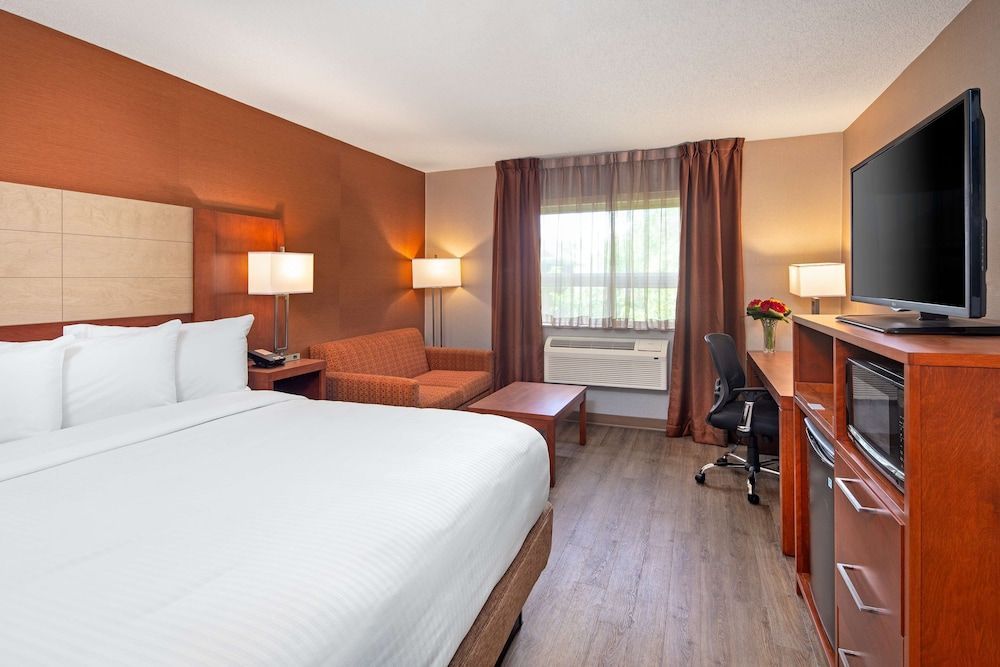 Canadas Best Value Inn-Richmond Hill 1