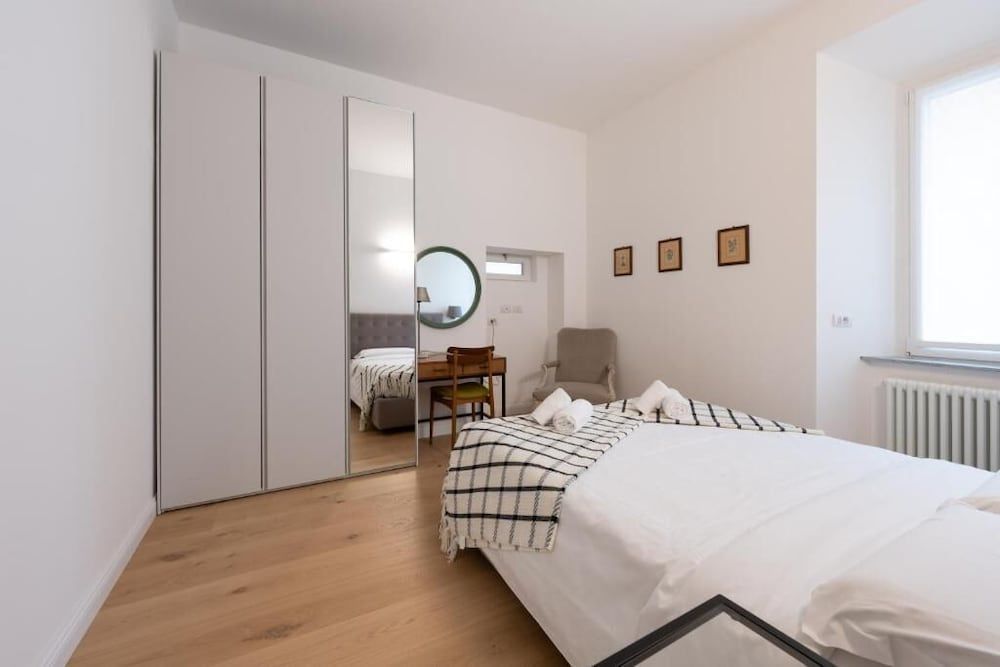Cernobbio Center - Modern Apartment with Parking 2