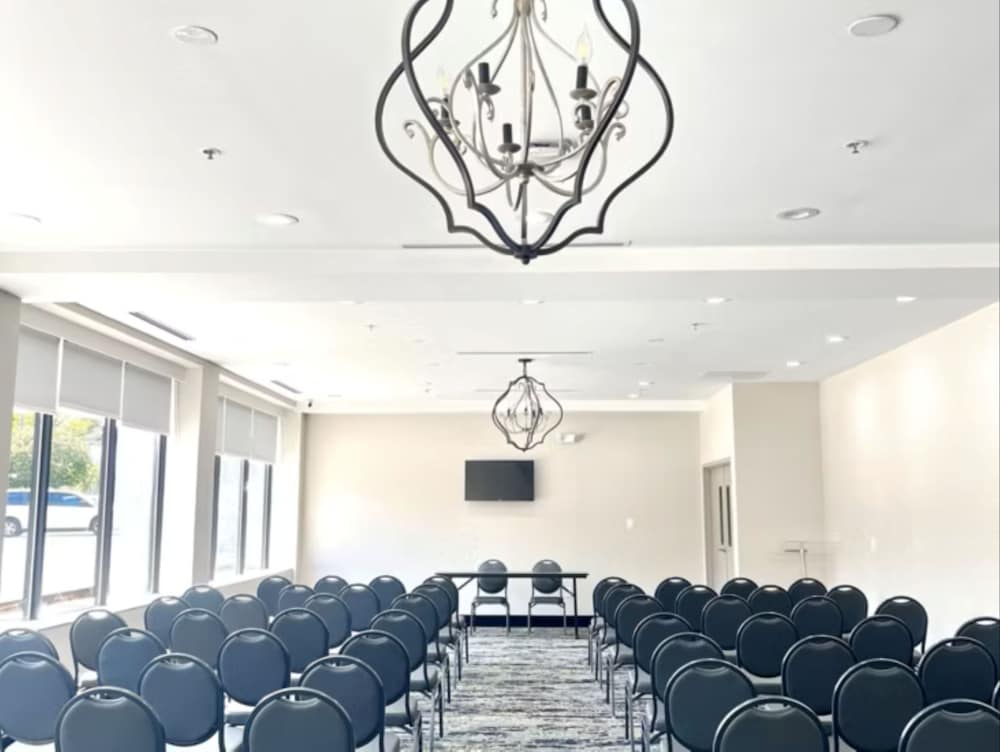 Holiday Inn Express & Suites Washington DC - NoMA by IHG 2