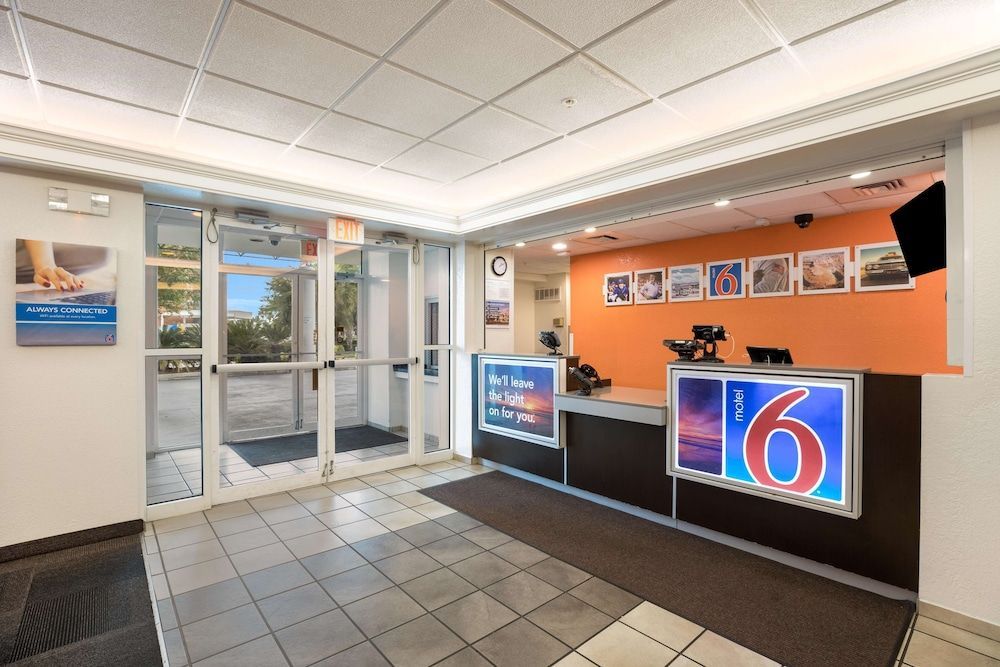 Motel 6-Orlando, FL - International Dr 2