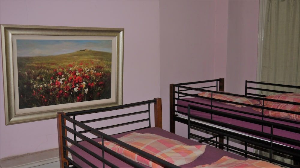 Embassie Backpackers 1