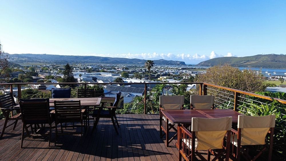Guinea Fowl Lodge - Lagoon & Heads View B&B, Central Knysna 1