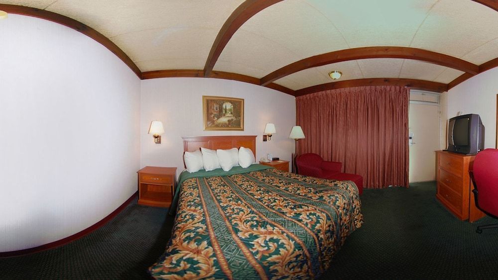 Days Inn by Wyndham Niles 2