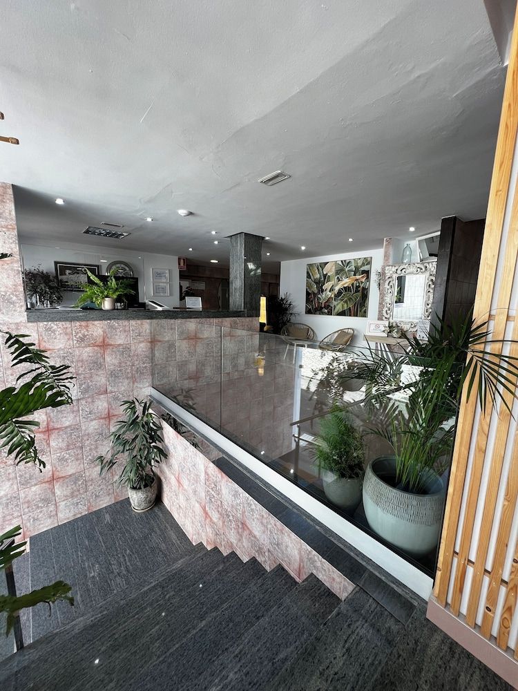 Hostal Residencia Cardona 2