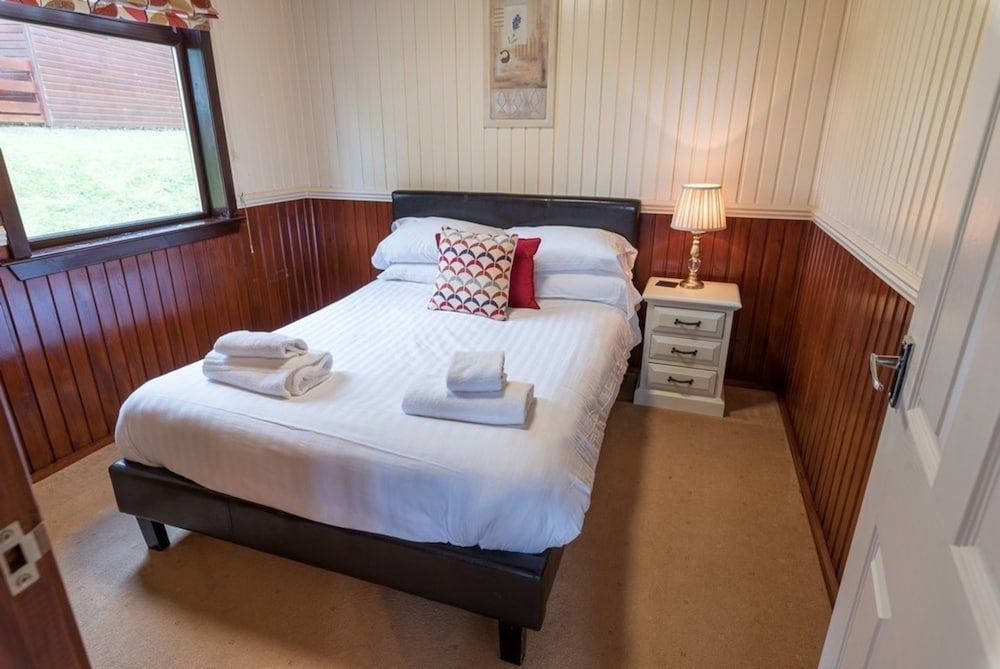 Birch Lodge 19 with Hot Tub 2