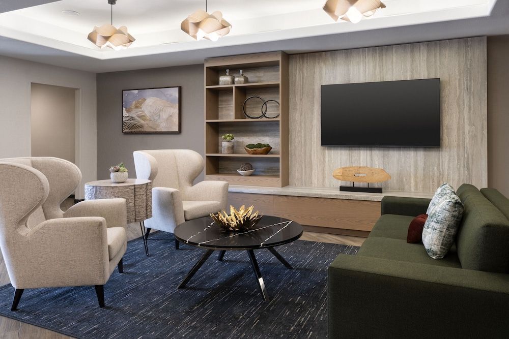 Fairfield by Marriott Inn & Suites Fresno River Park 2