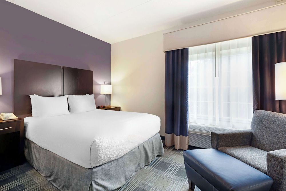 Best Western Hartford Hotel and Suites 1