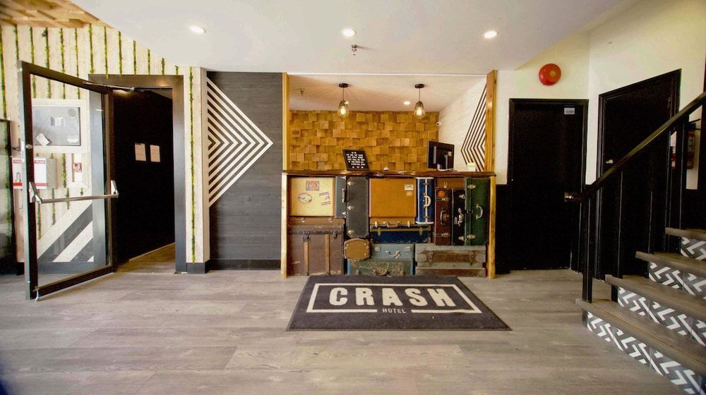 Crash Hotel Squamish 1