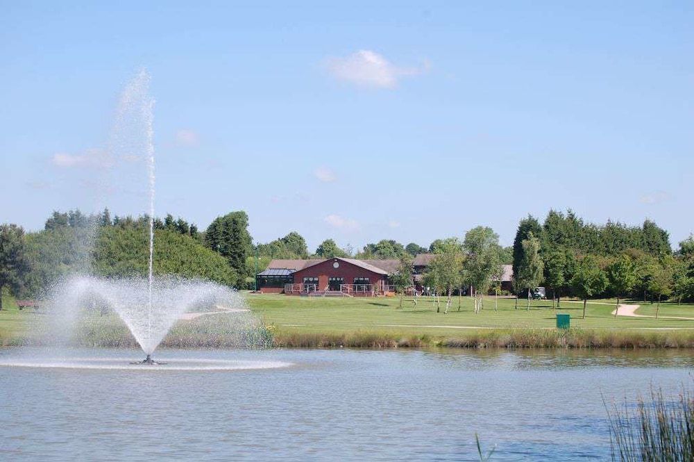 Calderfields Golf & Country Club 1