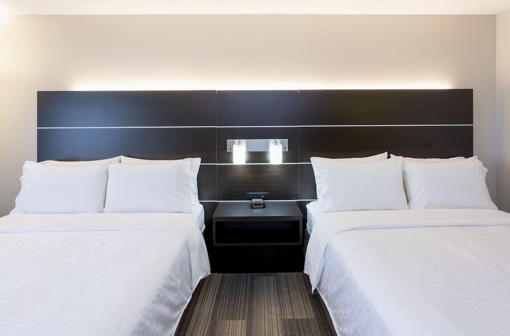 Holiday Inn Express & Suites ST. PAUL NE (VADNAIS HEIGHTS) by IHG 2