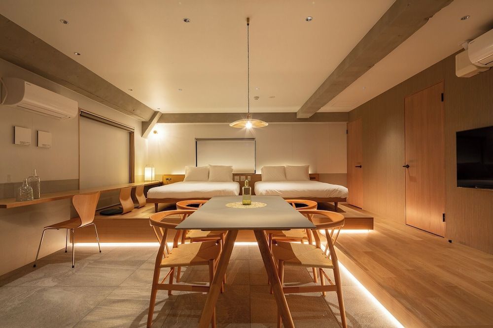M/W HOTEL 1