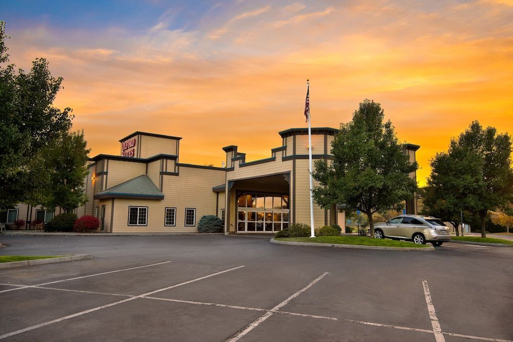 Oxford Suites Pendleton 1