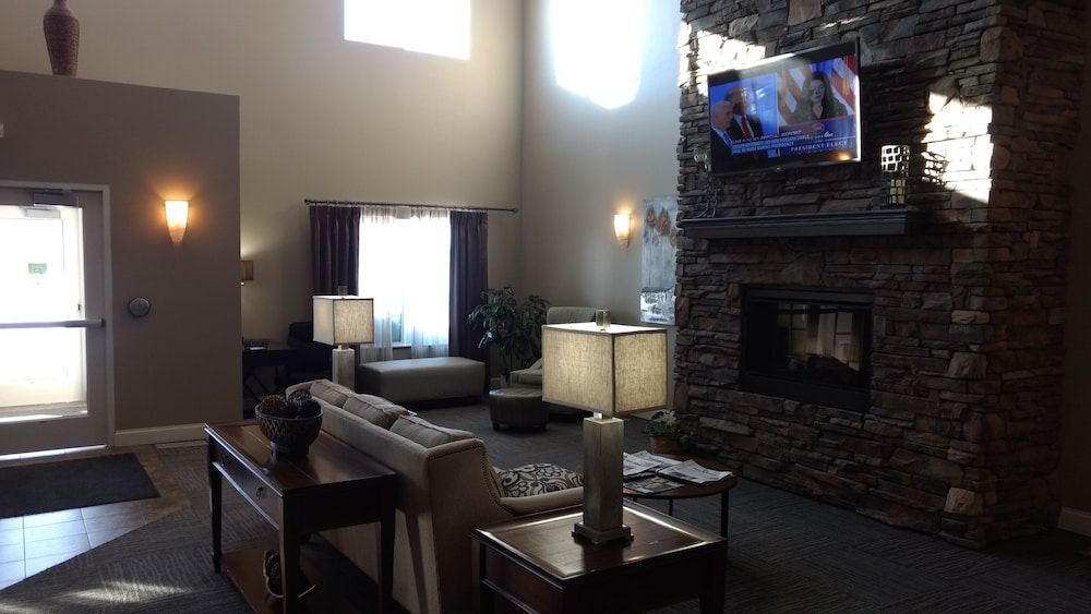 GrandStay Hotel & Suites Thief River Falls 2