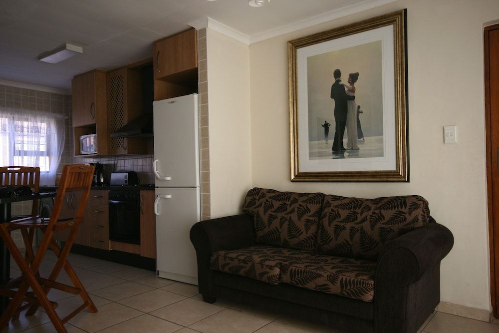 Hotel-styled apartment Spare room shared space Fourways 2