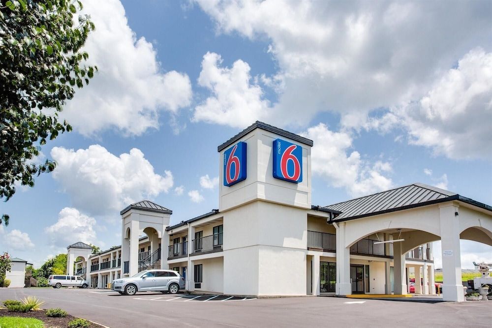 Motel 6-White House, TN 1