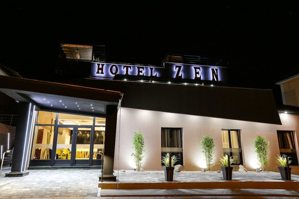 Garni Hotel Zen free parking 1