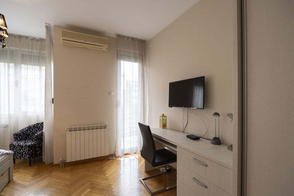 Belgrade Center Apartment Lux II 2