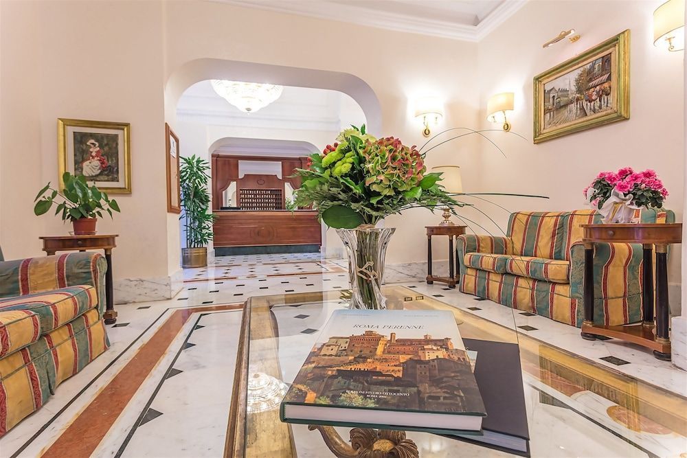 Raeli Hotel Lux 1