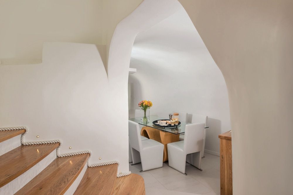 Elite Luxury Suites 2