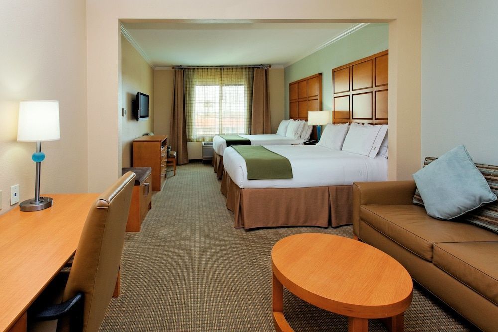Holiday Inn Express & Suites SANTA CLARA - SILICON VALLEY by IHG 2