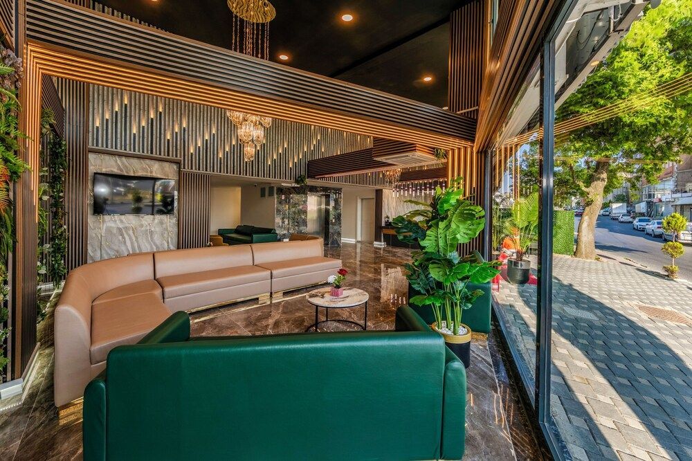 Airport Waves Hotel 1