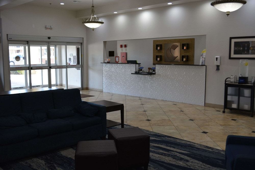 Comfort Suites Yukon - SW Oklahoma City 2