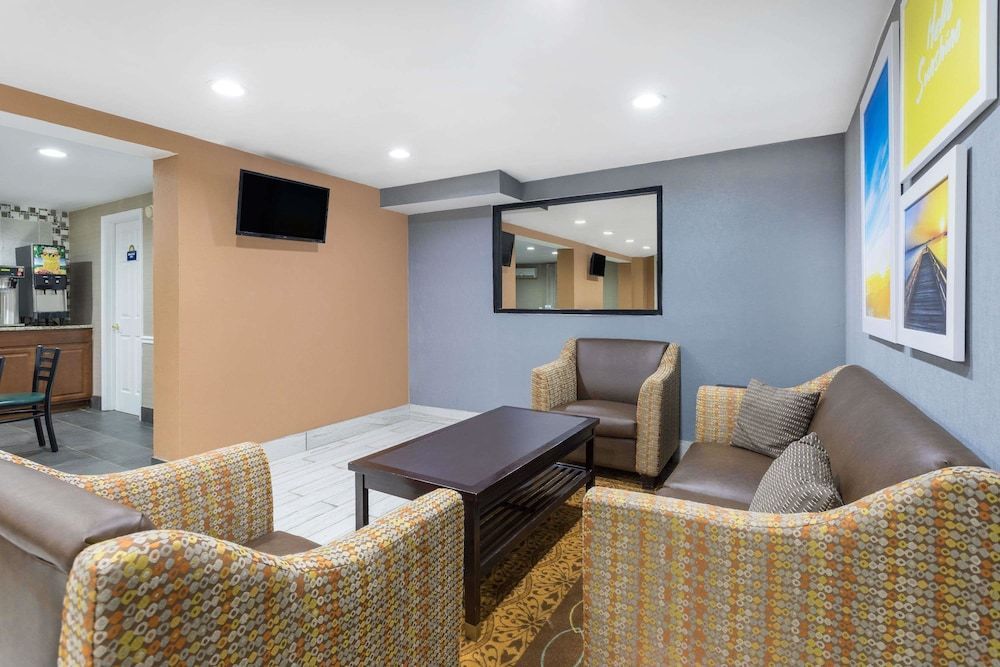 Days Inn by Wyndham Newberry South Carolina 2