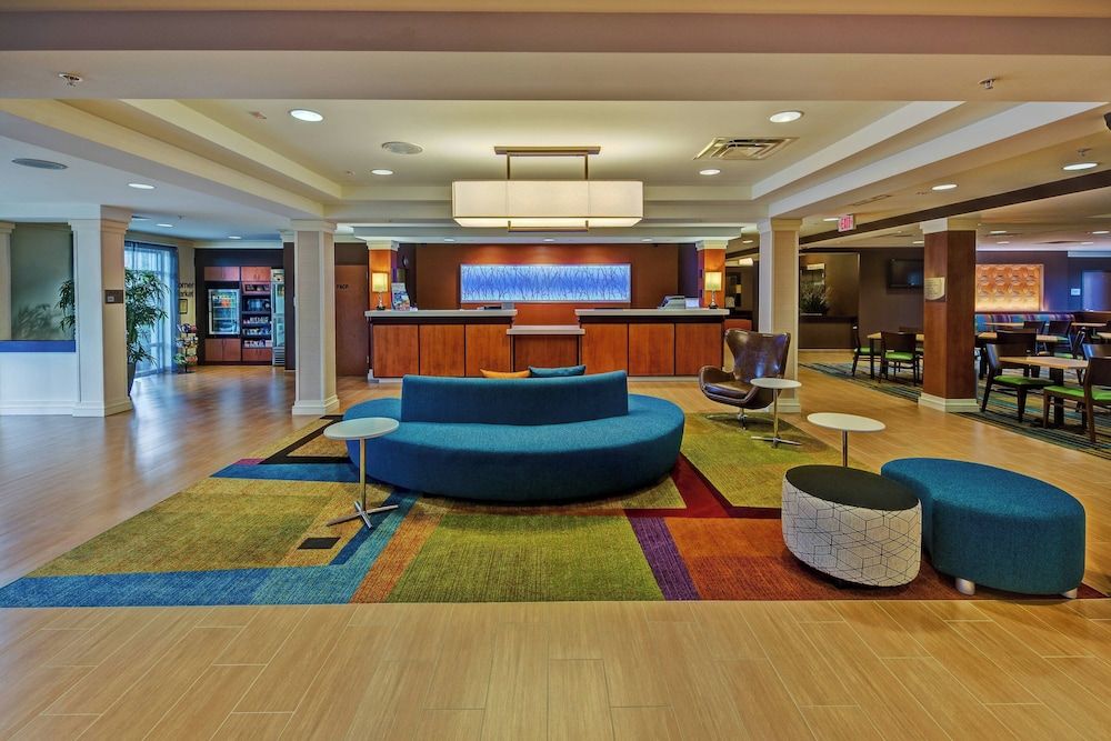 Fairfield Inn and Suites by Marriott Naples 2
